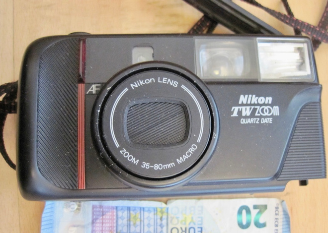 VANHA Kamera Nikon AF TW ZOOM Quartz Date