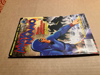 MUSTANAAMIO 3/1996