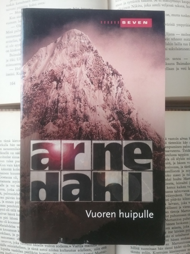 Arne Dahl - Vuoren huipulle (pokkari)