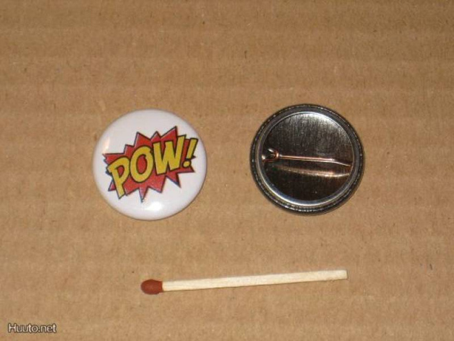 POW! sarjakuvateksti rintanappi 1" g1