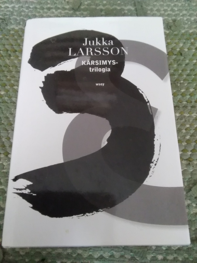 Jukka Larsson: Kärsimystrilogia
