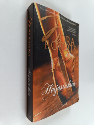 Nora Roberts : Heijastuksia