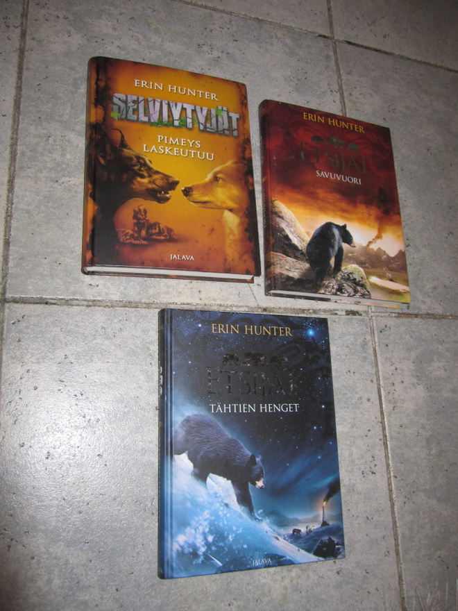 ERIN HUNTER 3 kovakantista hyväk.kirjaa