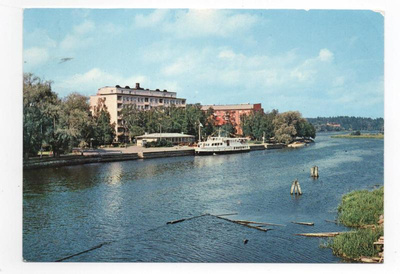 HÄMEENLINNA: satamassa vesibussi