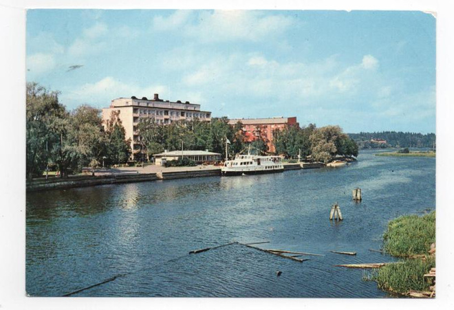 HÄMEENLINNA: satamassa vesibussi