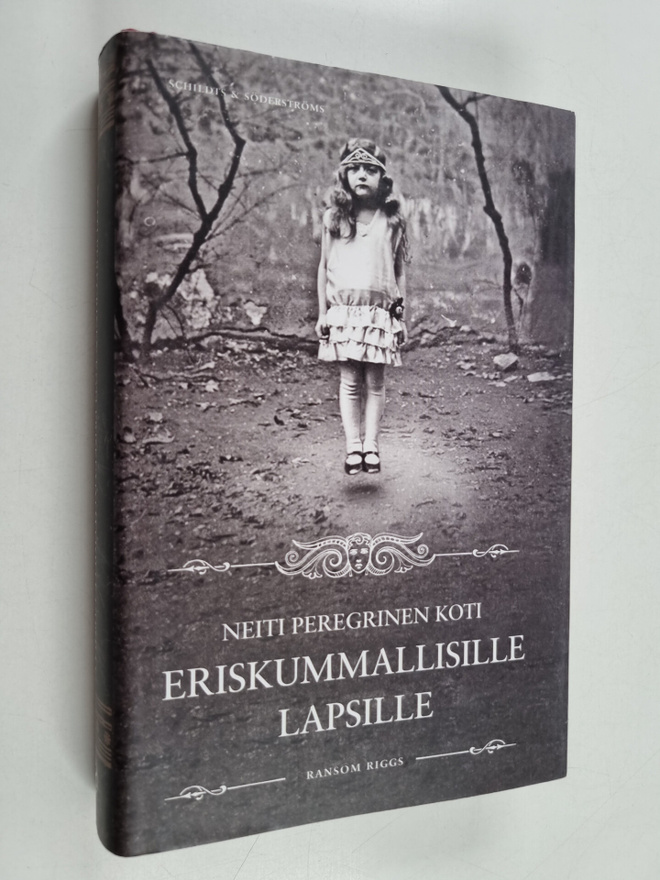 Ransom Riggs : Neiti Peregrinen koti eriskummallisille la...