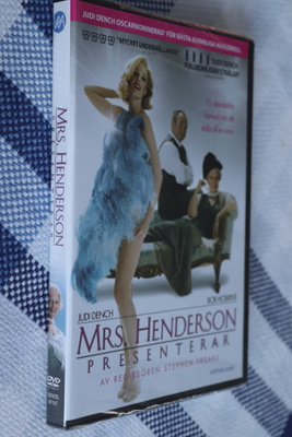 DVD Mrs. Henderson esittää ( uusi Judi Dench Bob Hoskins )