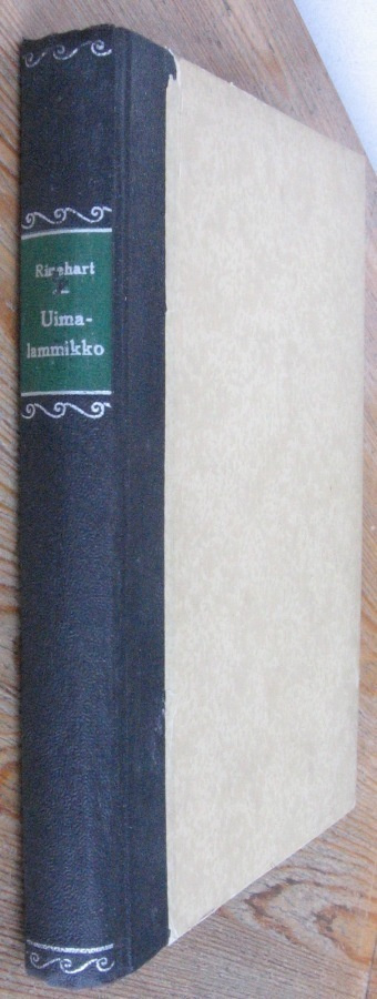 Mary Roberts Rinehart: Uimalammikko, Gummerus 1953. 344 s.