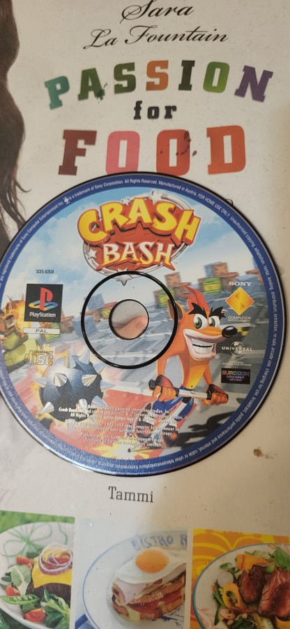 SCES-02834 Sony PlayStation 1 Crash Bash videopeli Loose PAL