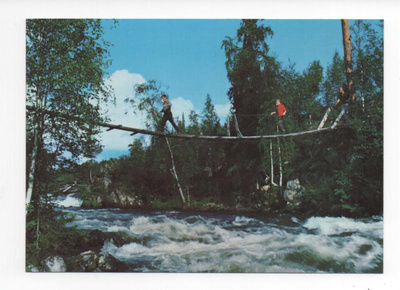 Kuusamo: Riippusilta kosken yli