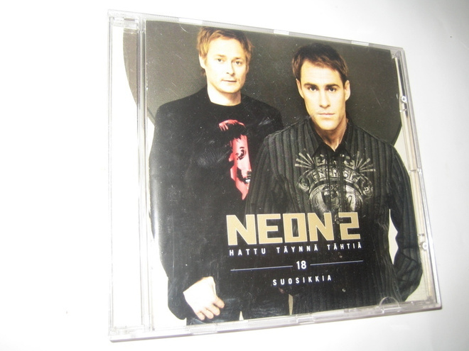 Neon 2 - Hattu täynnä tähtiä, 18 suosikkia (CD)