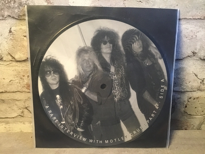 MÖTLEY CRUE: 7” haastattelu sinkku