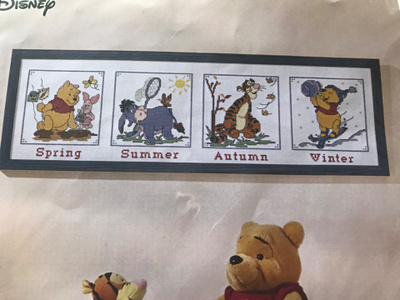 Ristipistopakkaus / ristipistotyö vuodenajat Nalle Puh
