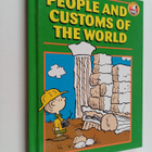 Charles M. Schulz : People and Customs of the World - pikkukuva 1