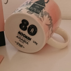 Arabia Koti 2025 80v. (nro. 2785) muumimuki + lahjalaatikko - pikkukuva 5
