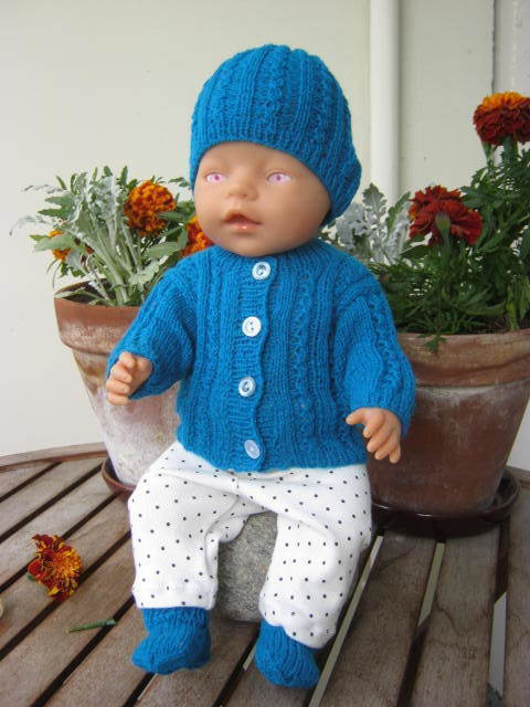 Baby born nukelle neuletakki, pipo ja sukat.