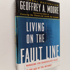 Geoffrey A. Moore : Living on the Fault Line : managing f... - pikkukuva 1