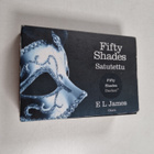 E. L. James : Fifty shades 2 : Satutettu (miki-kirja) - pikkukuva 1