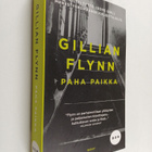 Gillian Flynn : Paha paikka - pikkukuva 1