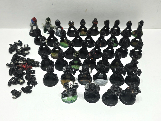 WH40K - 43kpl Space Marine figuureita [K116]