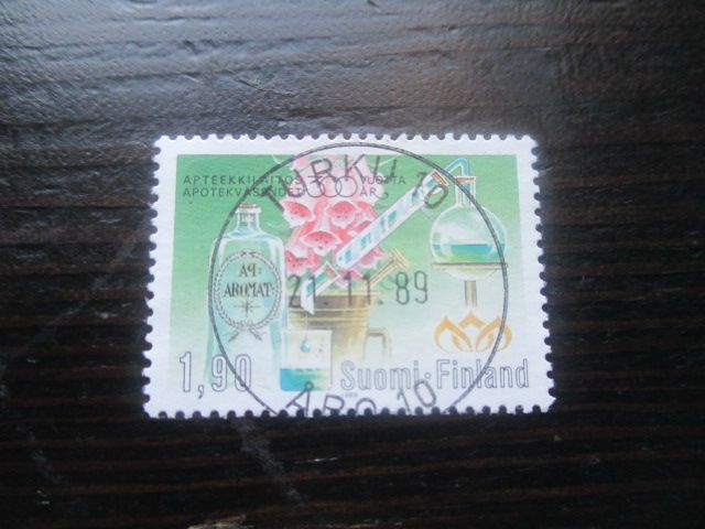 Apteekkilaitos Suomessa 300 vuotta 1989