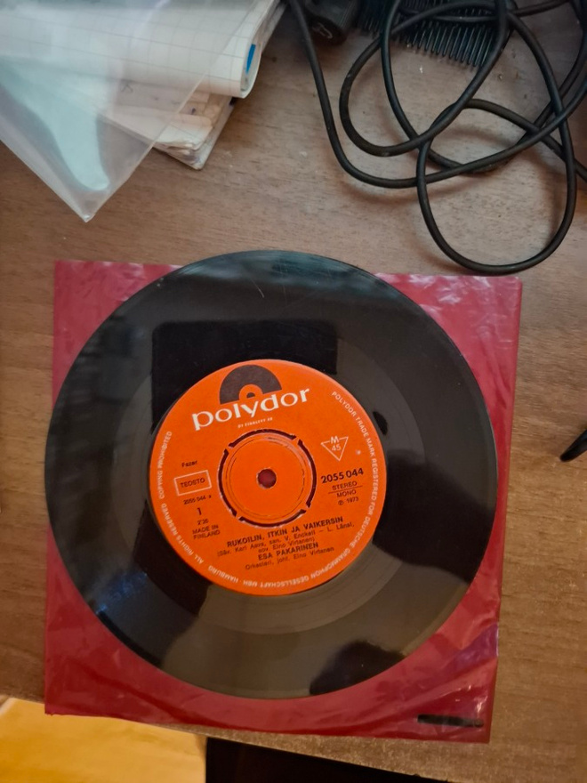 7`Esa Pakarinen - Rukoilin, Itkin Ja Vaikersin / Hiljainen K