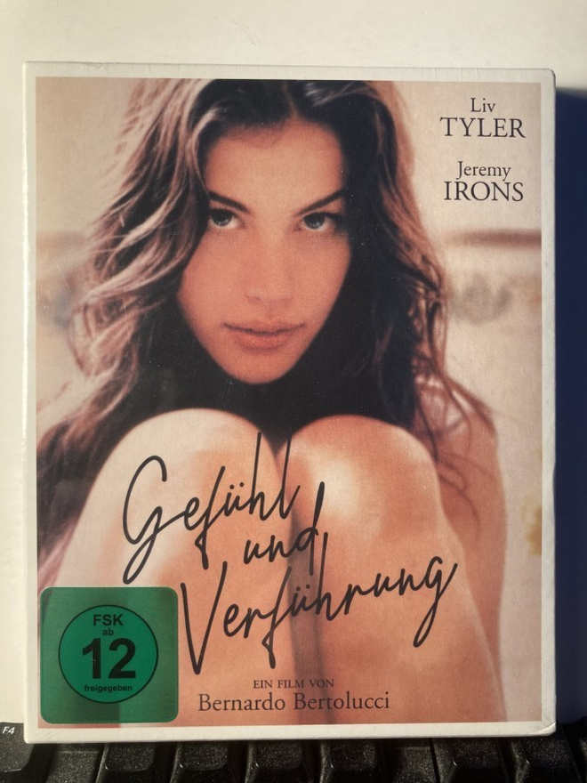 STEALING BEAUTY, BluRay, Bertolucci, Tyler, Irons, muoveissa