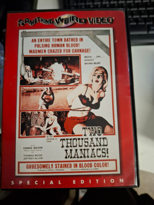Two thousand maniacs!