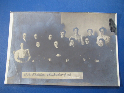 No38 Naisliiton eduskuntaryhnä. Postikortti