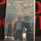 It comes at night - pikkukuva 1