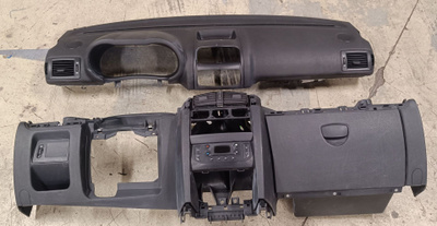 Renault Clio 1,6 koetaulu