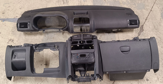 Renault Clio 1,6 koetaulu