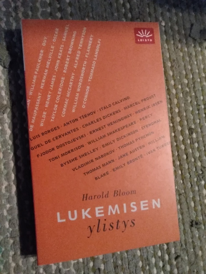 Harold Bloom: Lukemisen ylistys -pokkari-