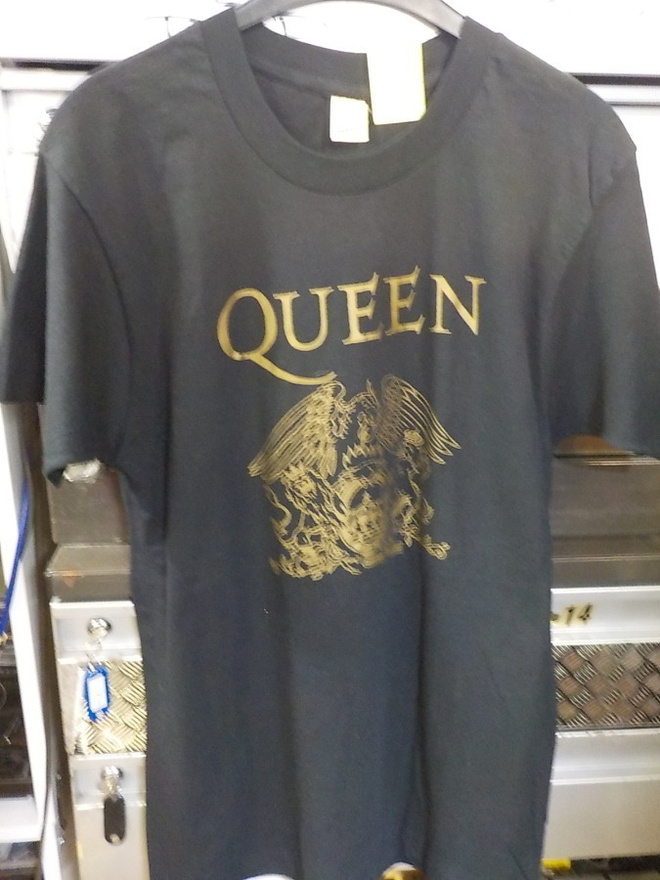 QUEEN OFFICIAL T-PAITA 80-LUVULTA KOKO L