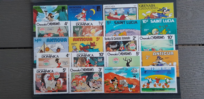 Walt Disney Postimerkkejä ** 20 kpl