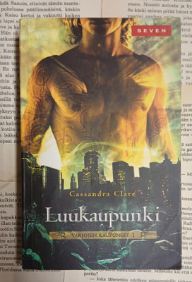 Cassandra Clare - Luukaupunki (pokkari)