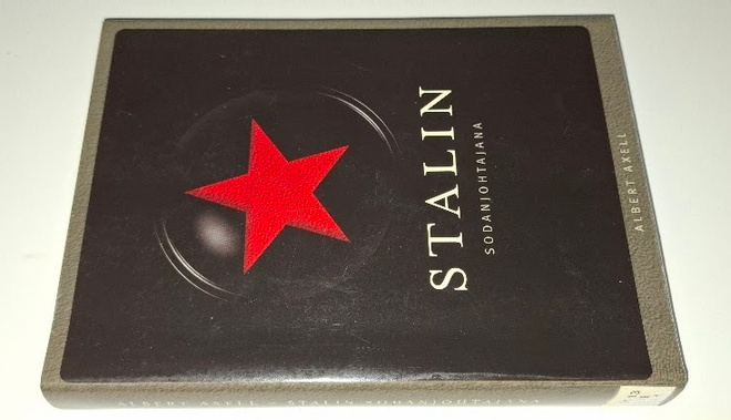 Albert Axell : Stalin sodanjohtajana