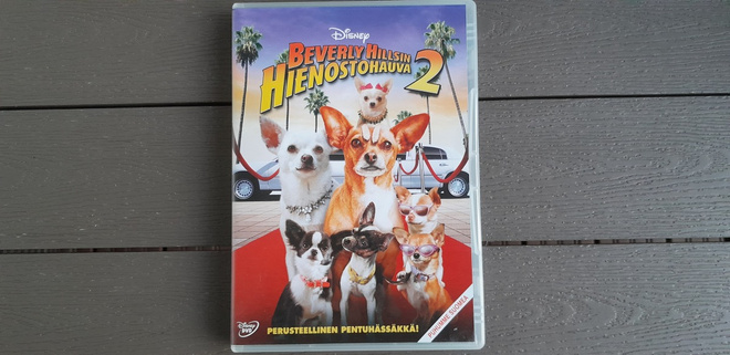 DVD: Beverly Hillsin Hienostohauva 2 (Disney 2010)