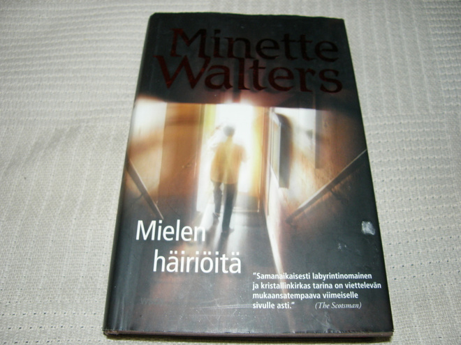 Minette Walters Mielen häiriöitä -sid