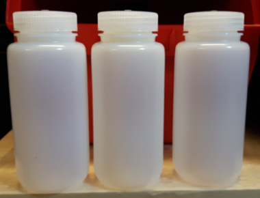 3 wide-mouth muovipulloa, 0.5 litra