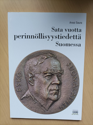 Sata vuotta perinnöllisyystiedettä Suomessa
