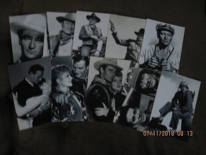 John Wayne 10 kpl erillaisia kuvia 10x15cm