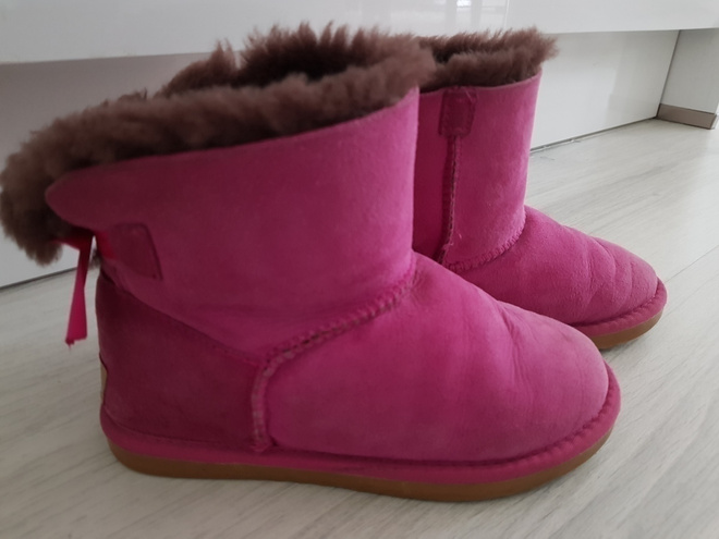 UGG Kids  Bailey Bow II ankle boot / Talvisaappaat - koko 35