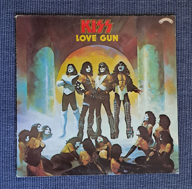 KISS - Love Gun   LP