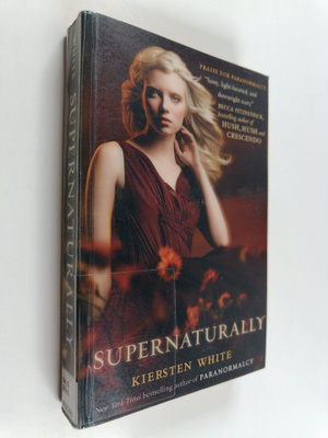 Kiersten White : Supernaturally