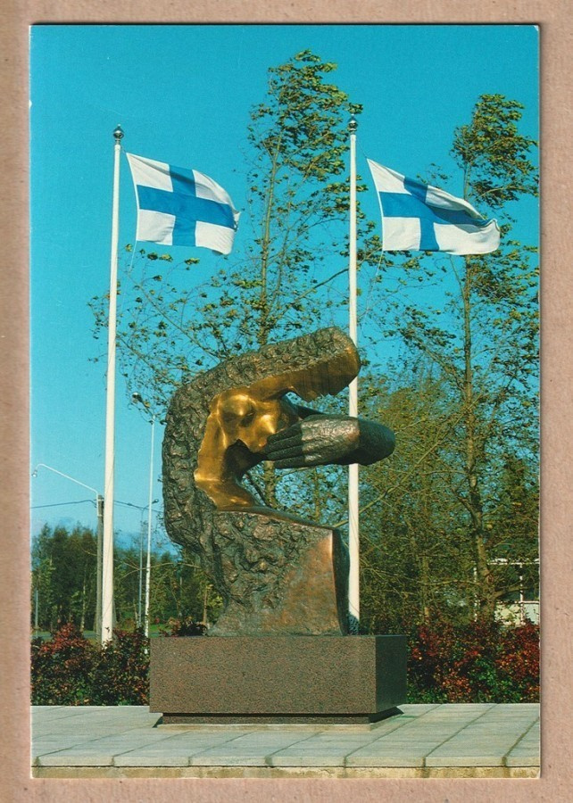 Postikortti: Sananvapauden suojelija -patsas