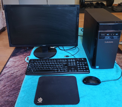 PC, näppis, näyttö ja hiiri