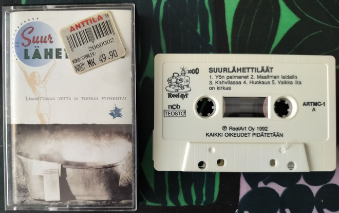 SUURLÄHETTILÄÄT-Lämmittäkää vettä ja tuokaa pyyhkeitä!-kaset