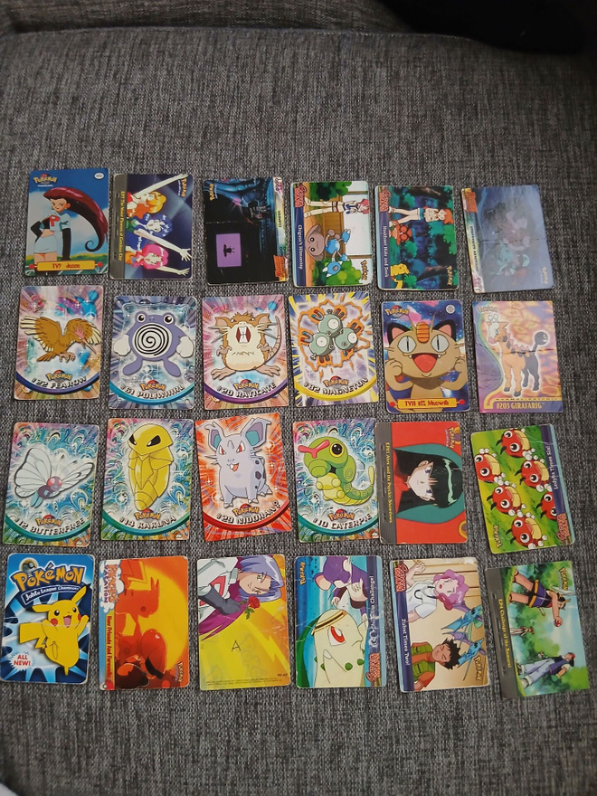 Harvinainen erä vintage Pokémon-kortteja (WOTC, Topps, Movie