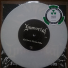 Immortal – Northern Chaos Gods 7” SINGLE WHITE + FLAG - pikkukuva 1